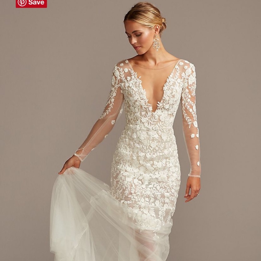 New without tags long sleeve wedding dress size 4